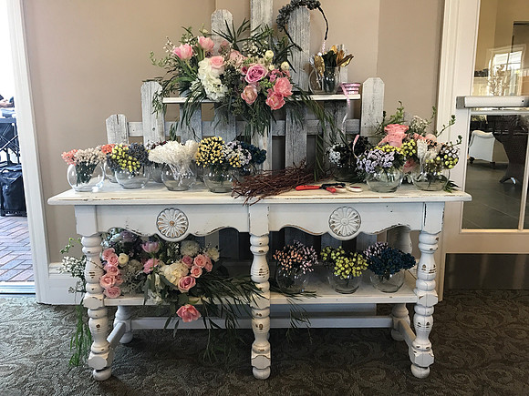 Head wreath making station.